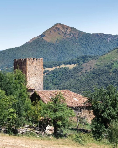 Pueblo Rural Cantabria Montana Escapada Invierno Otono