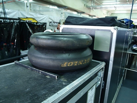 Neumático desplazamiento