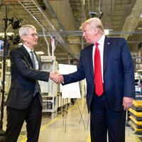 
Estados Unidos no acepta un "no" por respuesta para el iPhone 100% estadounidense. Y Apple está empezando a ceder