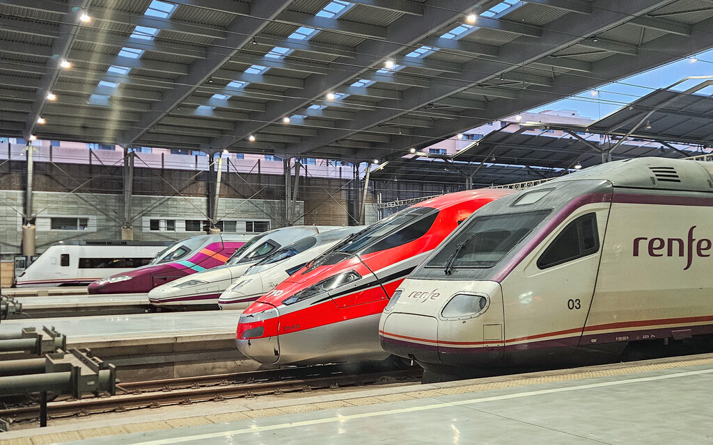60 millones de euros y 1,2 millones de asientos: Renfe ya calcula cuánto le costará dejar sus talleres a Iryo 
