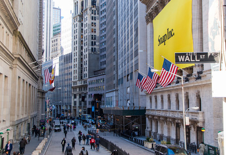 Snapchat anuncia pérdidas millonarias y sus acciones se desploman, ¿es posible la remontada?