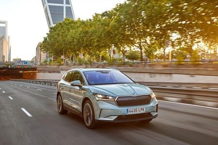 Skoda aparca los híbridos enchufables para centrarse en coches eléctricos