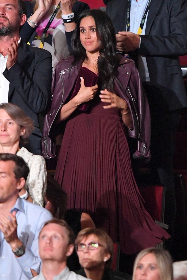 meghan markle look estilismo outfit