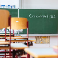 La nueva 'tasa sanitaria' por el coronavirus de 159 euros en los colegios concertados: ¿pueden cobrarla?