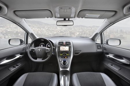 Toyota Auris interior