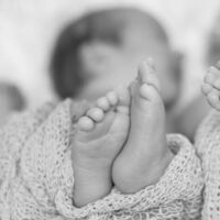 Intercambian por error en el hospital a dos bebés recién nacidas hace 19 años: vidas cruzadas 