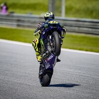 ¡Valentino Rossi se queda! Ficha por el Petronas y seguirá corriendo con 42 años con una moto de fábrica de Yamaha