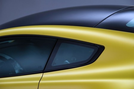 Aston Martin V12 Vantage S Detalle techo