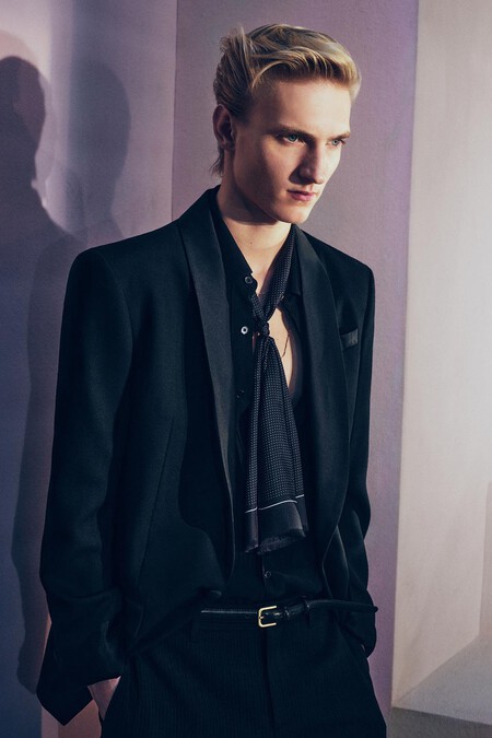 La Etiqueta Dice Traje Y Corbata Pero Los Que De Verdad Saben De Estilo Apuestan Por Estos Accesorios Elegantes Para Deslumbrar En Las Fiestas De Fin De Ano