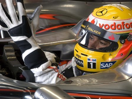 Lewis Hamilton se impone en una loca carrera en Mónaco