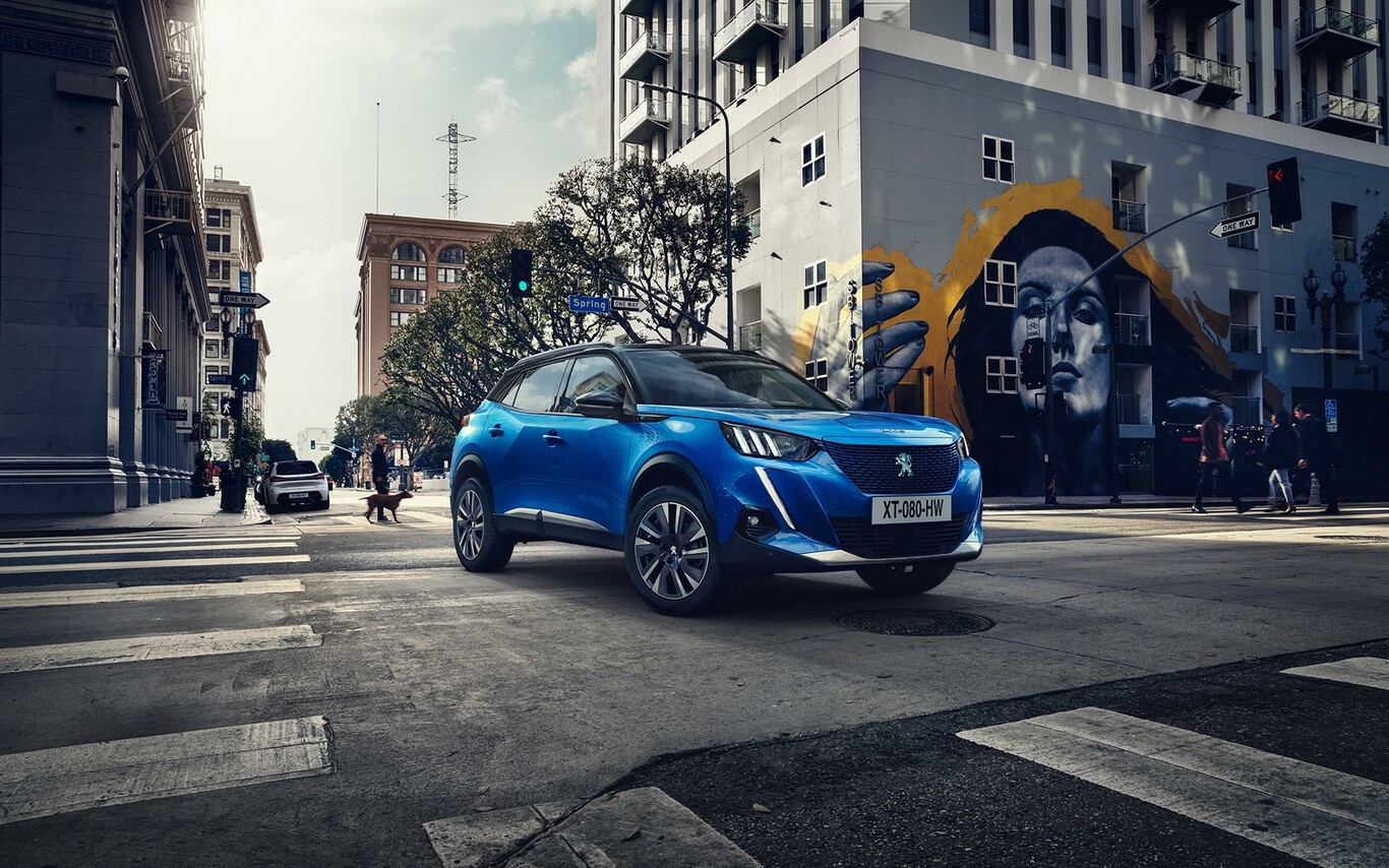 Los descuentos de la semana: un Peugeot 2008 con ofertón y un Fiat 500 eléctrico y un Toyota Yaris Cross híbrido muy a tiro