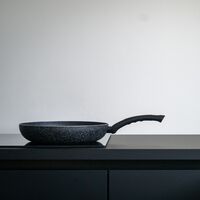 Las placas de inducción y vitrocerámica se han impuesto en las cocinas españolas, pero todavía tienen inconvenientes frente al gas