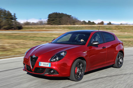 Adiós al Alfa Romeo Giulietta: el compacto italiano deja de fabricarse y su sitio lo ocupará un nuevo SUV