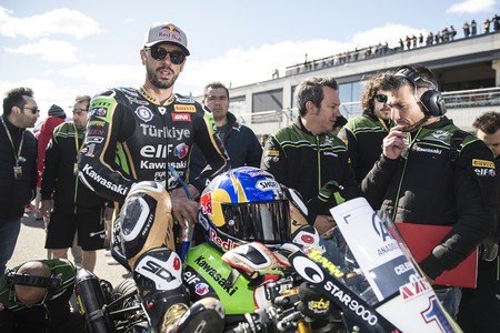Kenan Sofuoglu suma su tercer cero del año, Caricasulo frustra el regreso del campeón