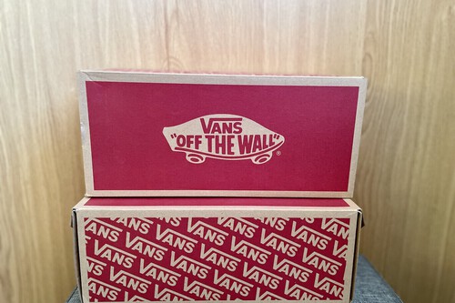 Así puedes comprar zapatillas VANS a mitad de precio: este es el outlet que está liquidando tallas sueltas con rebajas del 50%