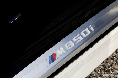 BMW M850i Cabrio moldura puerta