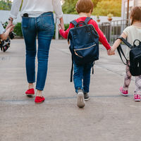 Se estudia un permiso retribuido para los padres de niños afectados por Covid que no puedan ir al colegio 
