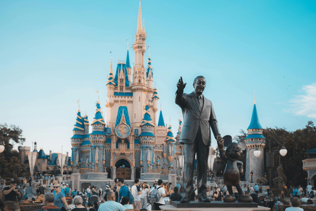 Disney creó un emporio multimillonario a base de sueños: sus hijos y nietos convirtieron su herencia en una pesadilla 