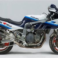 Aunque no te lo creas, esta Suzuki GSX-R1100 que parece nueva estaba para el desguace