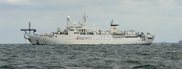 Cuando un cable submarino se rompe en África, sólo hay una solución: llamar al único barco que lleva más de una década reparándolos 