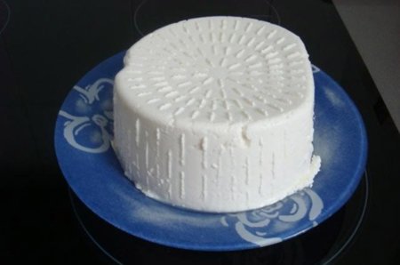 Respuesta a la adivinanza: El requesón es el queso que menos grasa tiene