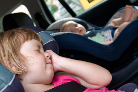 Viajar con bebés: en coche