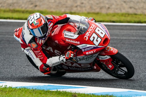 Izan Guevara sentencia el mundial de Moto3 con una exhibición de ritmo y velocidad en Motegi