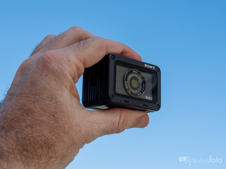 Sony RX0 II, análisis: la más pequeña y resistente llega mejorada para seguir convenciendo a videógrafos y fotógrafos