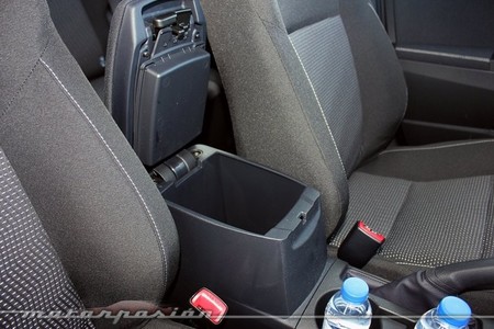 Cajón apoyabrazos Toyota Auris 2013