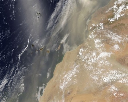 Así fue la tormenta de arena que azotó Canarias y cruzó el Atlántico vista por la NASA