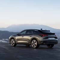 Citroën apunta a la extinción de sus motores diésel en tres o cuatro años y lo apuesta todo a los coches híbridos