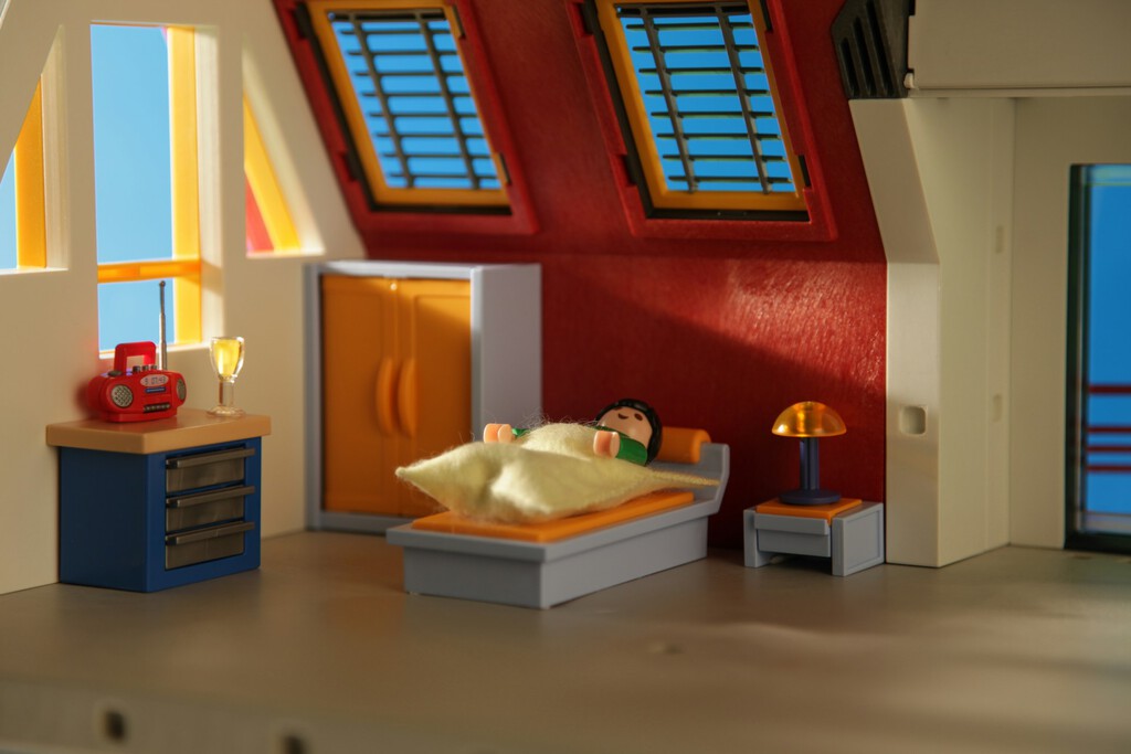 Dormir bien en verano: cómo refrescar la casa sin aire acondicionado (y sin arruinarte) 