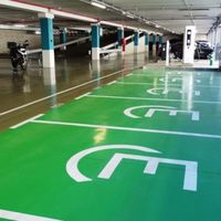 Si viajas a Finlandia con tu auto eléctrico, no tendrás problema para encontrar estacionamiento exclusivo 
