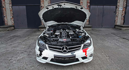 Mercedes-Benz C 63 AMG por mcchip-dkr