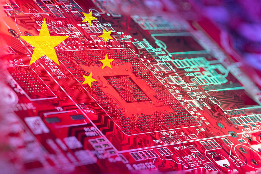 China acelera su plan de autosuficiencia: las fábricas de chips tendrán que usar el 50% de tecnología nacional 