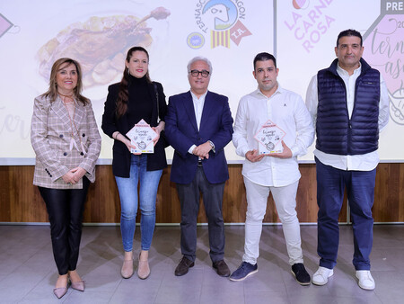 Los Premiados Con Las Autoridades