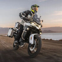 Ni BMW GS, ni Honda Africa Twin. China quiere romper el mercado trail con una moto de 10.000 euros equipada como una de 20.000