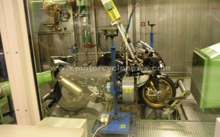 Foto espía: Aprilia V4 prototipo en el rodillo