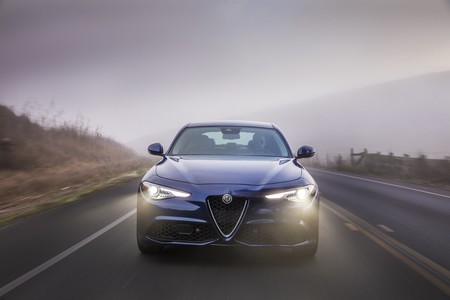 Alfa Romeo ofrecerá mejor equipamiento en todas las versiones del Giulia para 2018