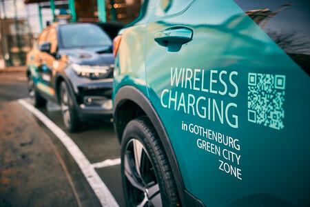 Volvo XC40 Recharge eléctrico taxi carga inalámbrica