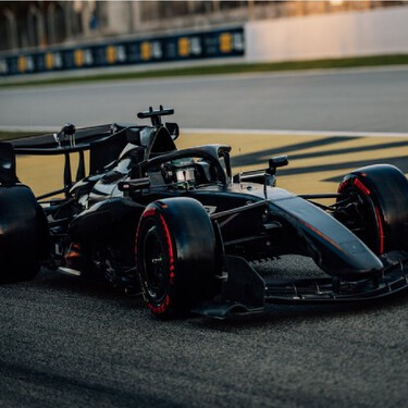 En la F1 sospechan del nuevo Aston Martin de Fernando Alonso. Podría tener un invento en el que solo Newey había pensado 