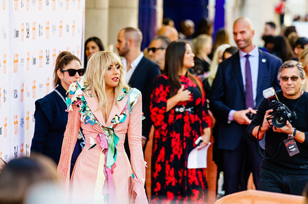 "Los aliento a ser amables unos con otros y buscar valentía en su comunidad", el mensaje anti-bullying de Lady Gaga