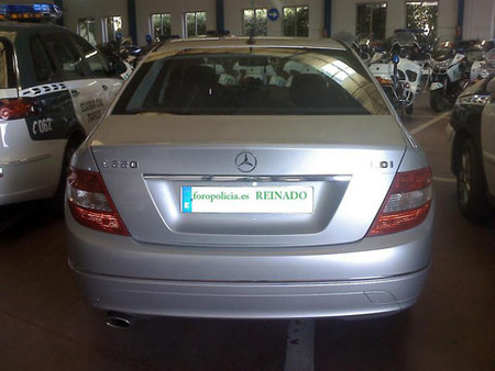 Mercedes C 220 CDI camuflado Guardia Civil Trafico