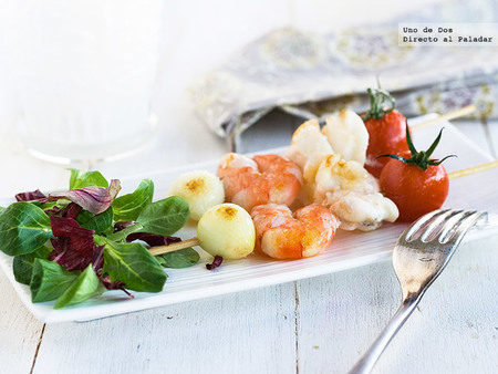 Brochetas de rape y tomatitos. Receta