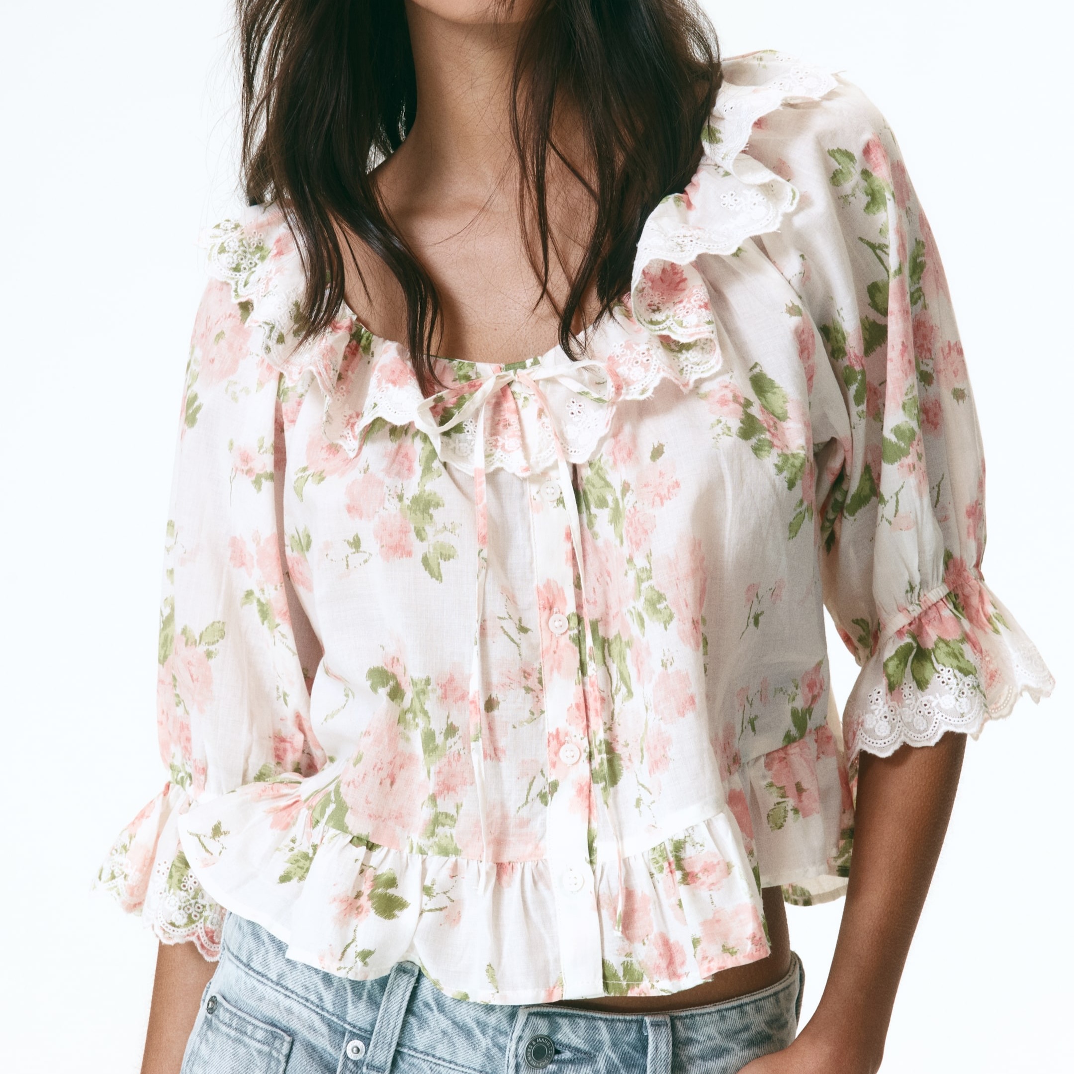 Blusa con bordado inglés