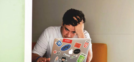 Arrestan a un adolescente por hackear a sus profesores y cambiar las notas: 