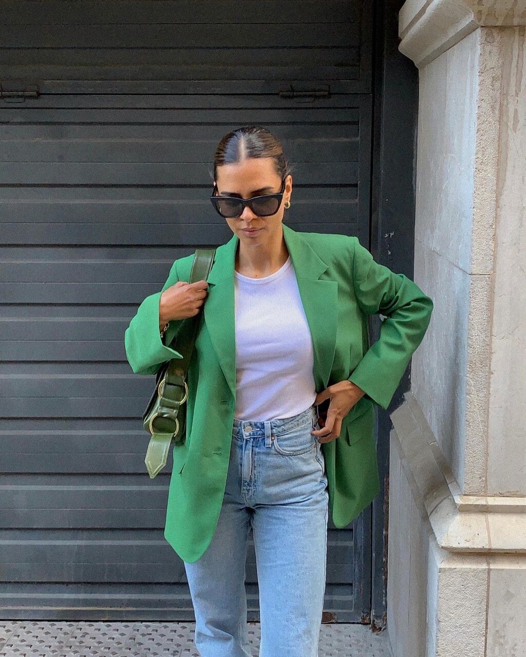Nueve camisetas básicas de mujer para un look cómodo, deportivo y chic 