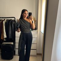 Las blusas holgadas son un acierto en la primavera 2026: looks pura tendencia y una guía de estilo para combinarlas  