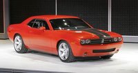 Chrysler le busca hueco al Dodge Challenger