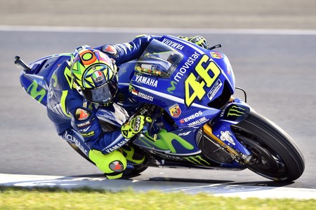 Valentino Rossi ingresado después de sufrir un accidente entrenando motocross